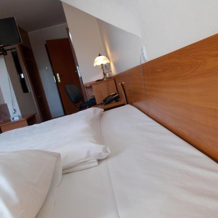 Hotel Gorecki ลิดซ์บาร์ก วาร์มิงสกี ห้อง รูปภาพ